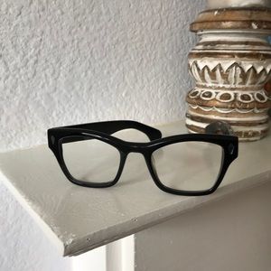 🕷 Black BonLook Glasses